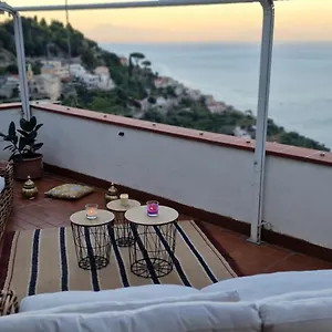 Silvia , Amalfi Italia